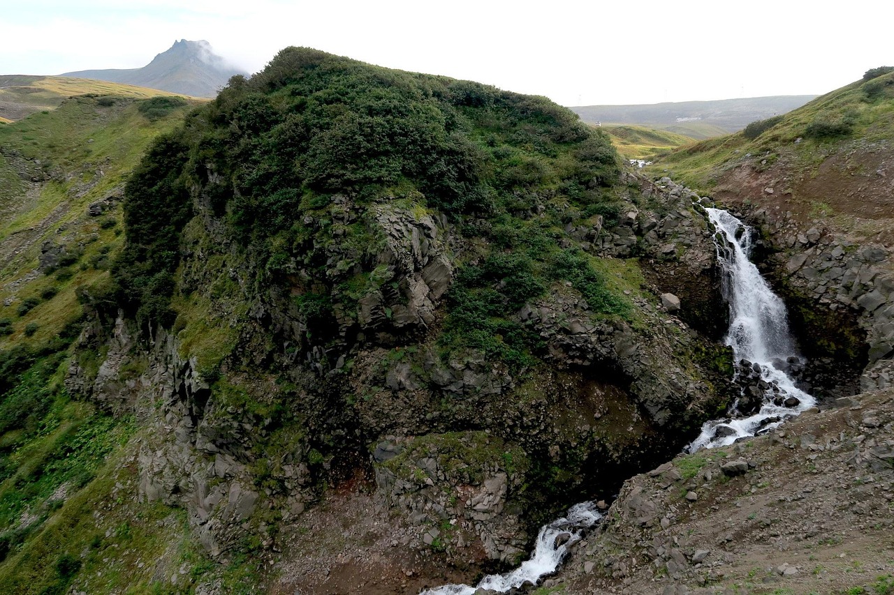 Waterfall - free online jigsaw puzzle photo