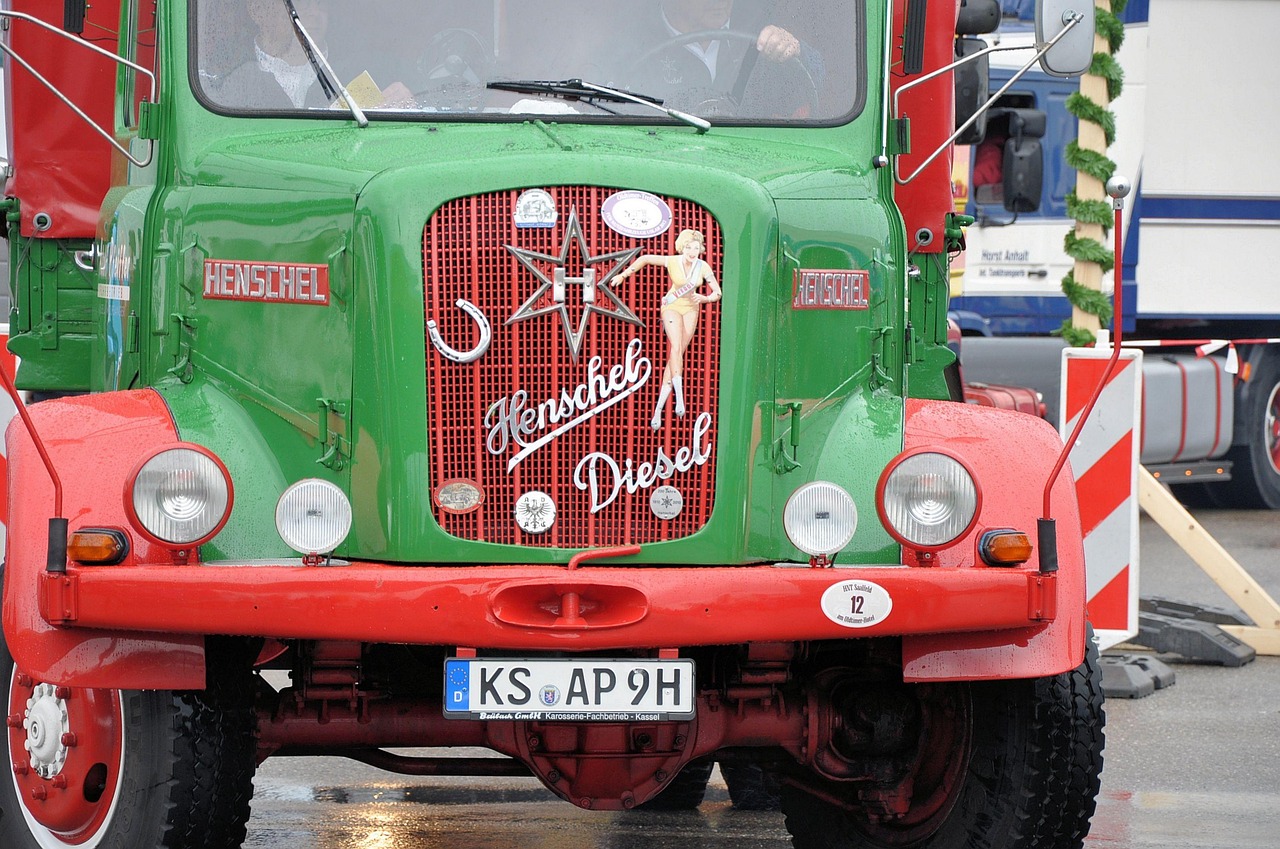 Antique Car - free online jigsaw puzzle photo