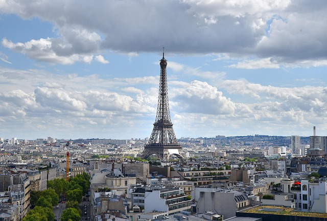 Free Paris Eiffel Tower photo and picture