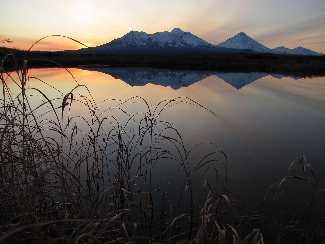 Volcanoes - free online jigsaw puzzle photo