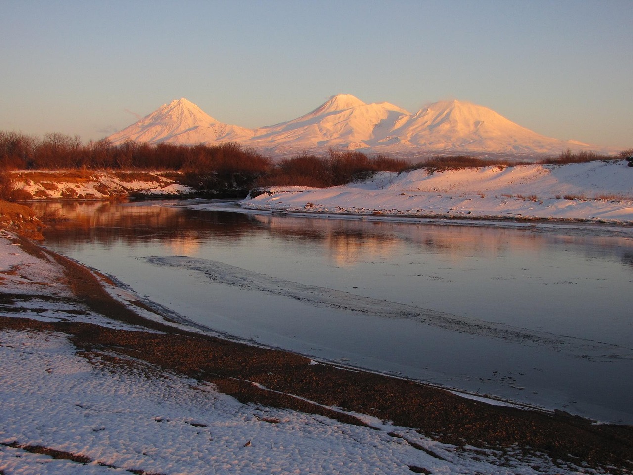 Volcanoes - free online jigsaw puzzle photo