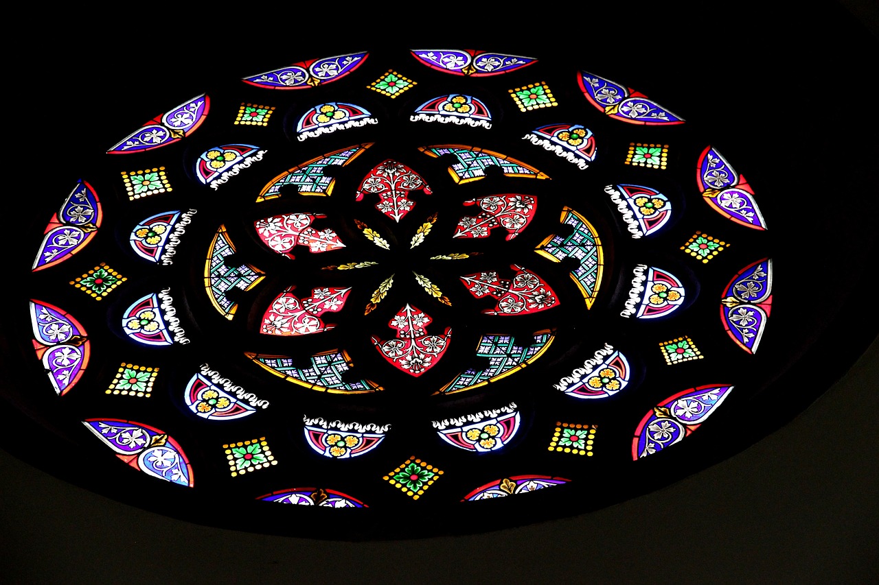 Church Window - free online jigsaw puzzle photo
