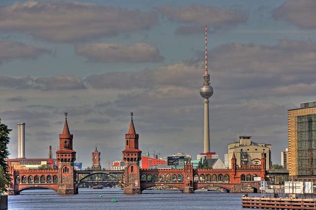 Free Treptow Bridge photo and picture