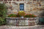 fountain, half round, hauswand