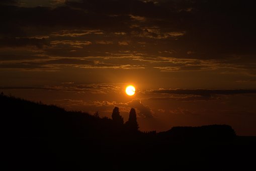 sunset-2805086__340.jpg