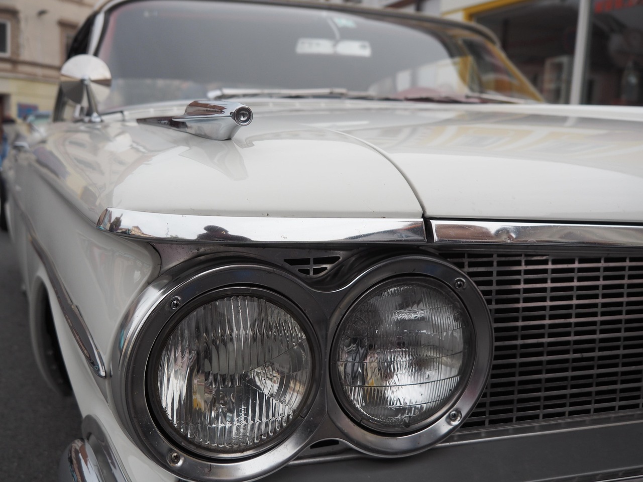 Antique Car - free online jigsaw puzzle photo