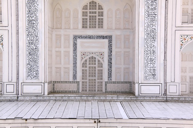 Free Miniature Ornament photo and picture