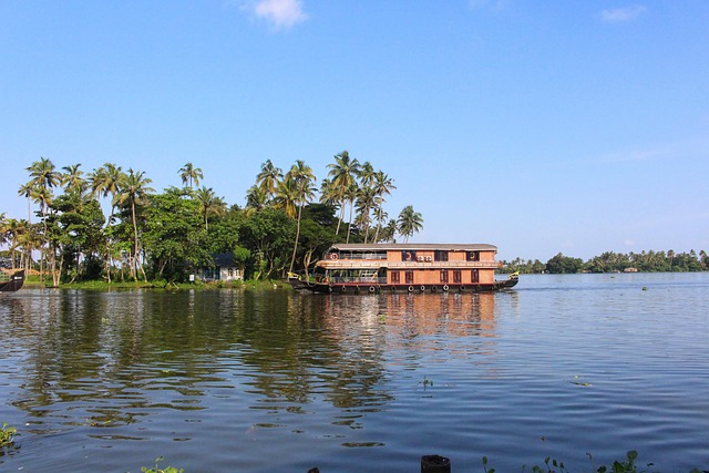 Free Houseboat Alleppey photo and picture