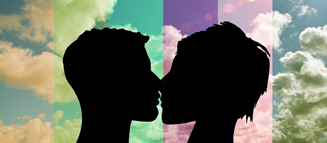 Free person head kiss illustration