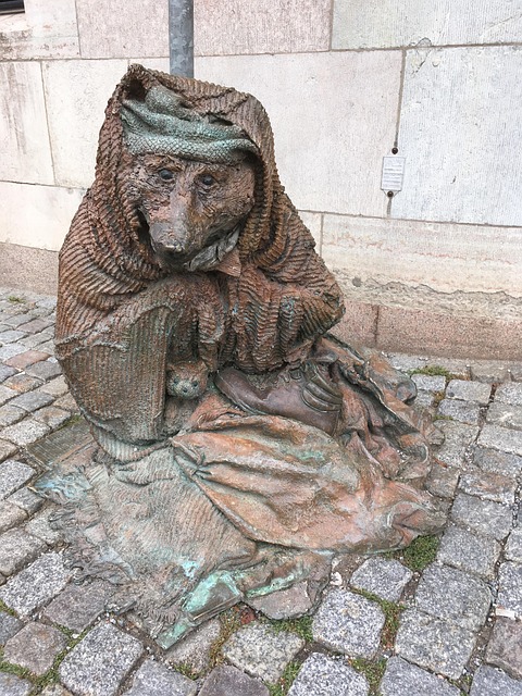Free Statue Beggar photo and picture