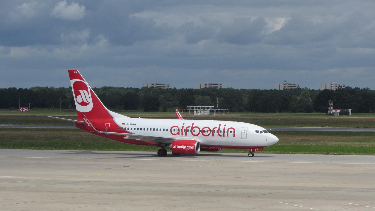 Plane - free online jigsaw puzzle photo