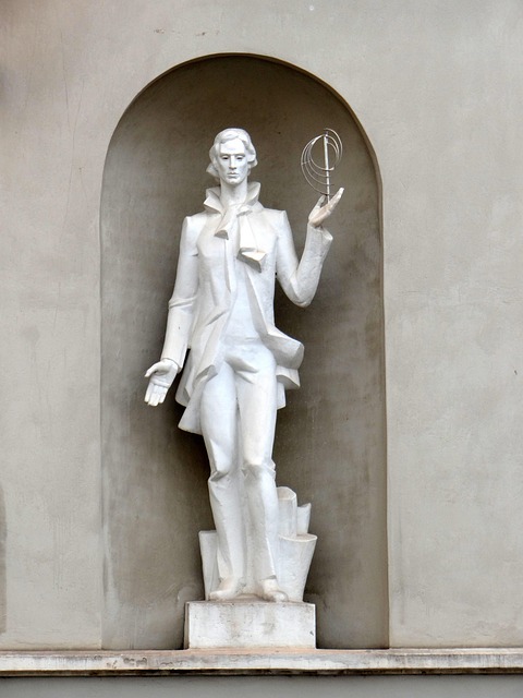 Free Vilnius University The Statue photo and picture