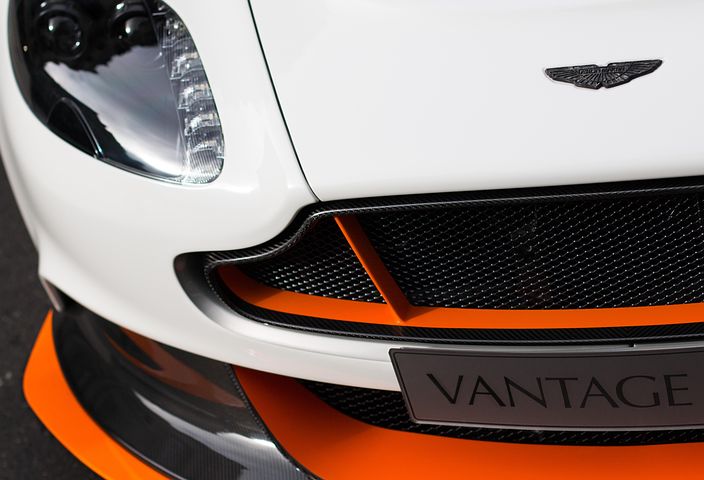 1 Free Aston Martin Gt12 V12 Photos