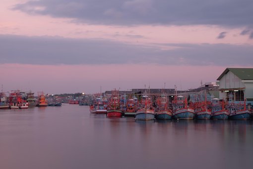 Free Sea Scape Boat photo and picture
