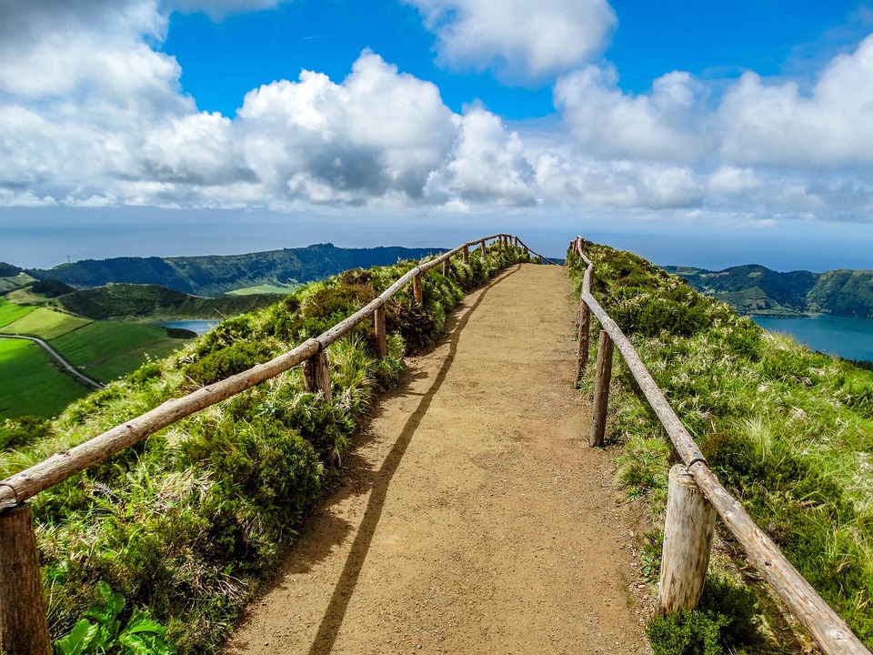 From Hikes to Whales: The Best Outdoor Adventures on Faial Island