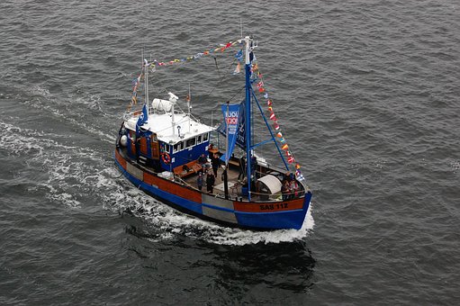 Free Boat Surf photo and picture