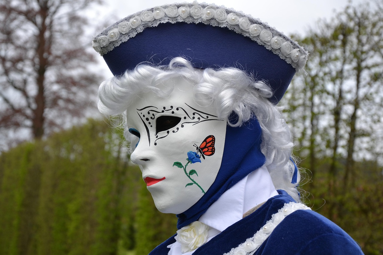 Mask - free online jigsaw puzzle photo