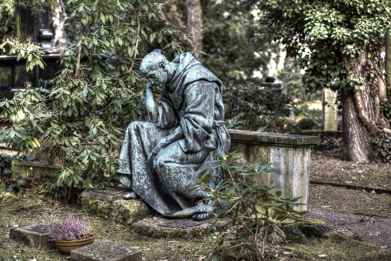 Graveyard - free online jigsaw puzzle photo