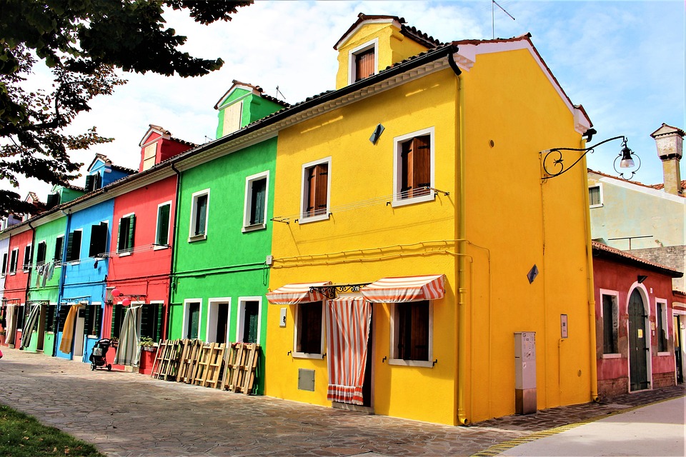 ヴェネツィア, Burano, 建物, カラフル, イタリア, アーキテクチャ, 路地, 美しく, 街灯
