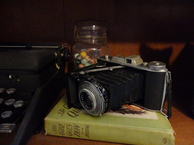 Epocă, Aparat Foto, Carte, Marmură