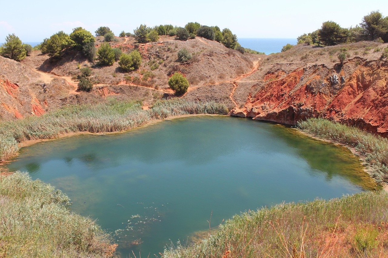 Free Cava Di Bauxite Otranto photo and picture