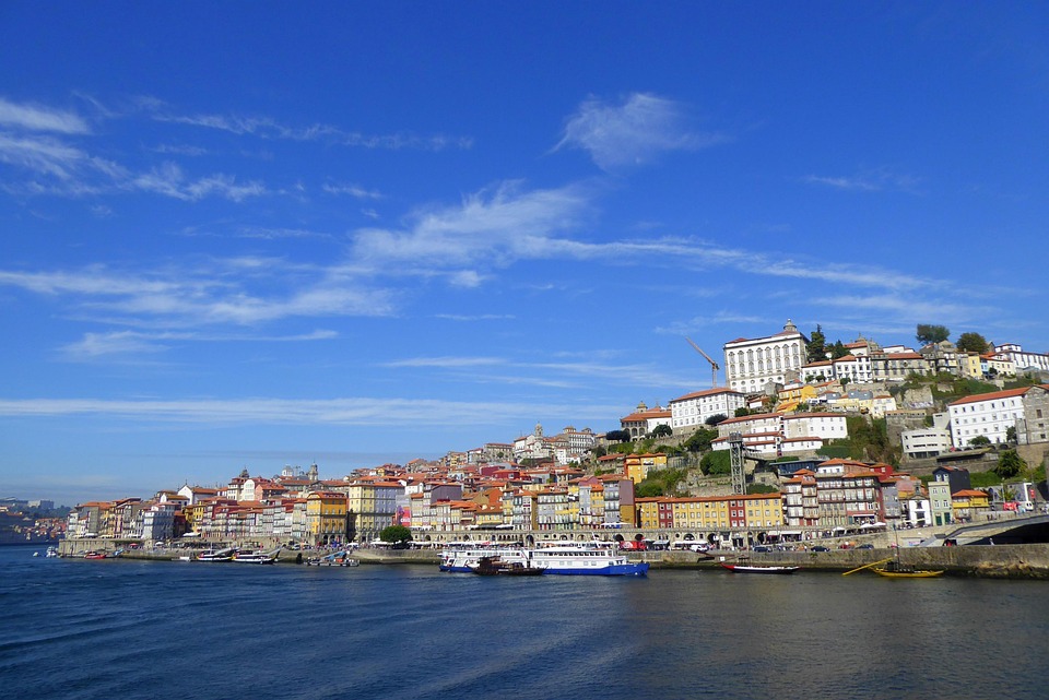 The Perfect Pair: Complementing Porto’s Scenic Views with Local Wines