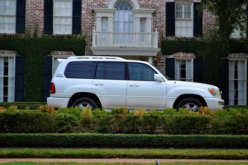 toyota-land-cruiser-2943058__340.jpg