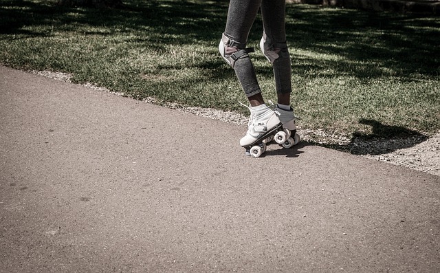 Free Rollerskating Girl photo and picture