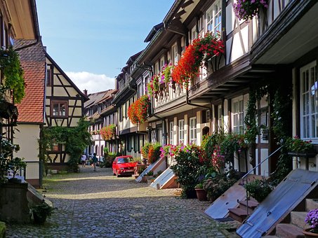 Proti Bach, Umístění, Středověká Místo