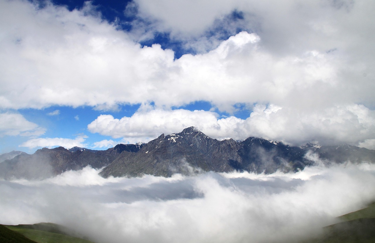 Free Mountains View photo and picture