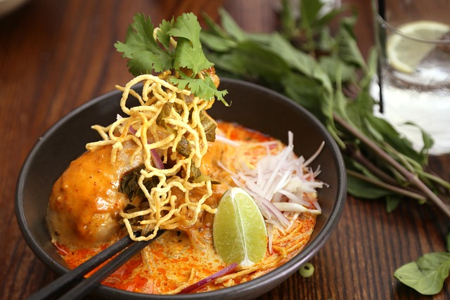 Free Thai Noodle Khao Soi photo and picture