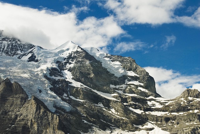 Free Mountain Snow photo and picture