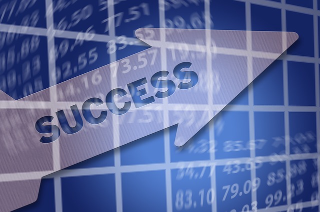 Free success arrow idea illustration
