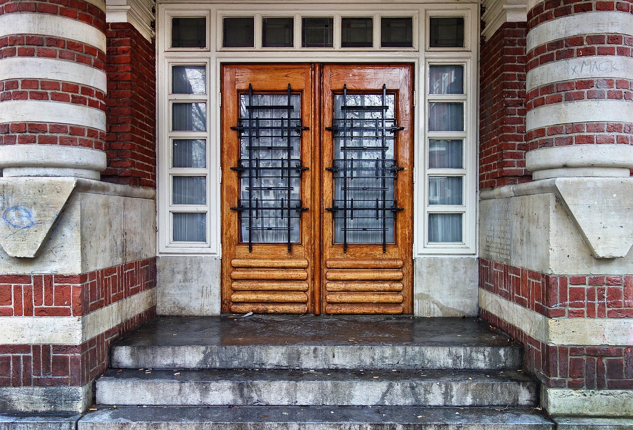 Door - free online jigsaw puzzle photo
