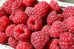 raspberry, dessert, fruit