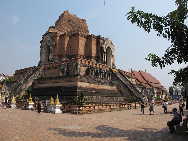 Free Wat Chedi Luang Thailand photo and picture