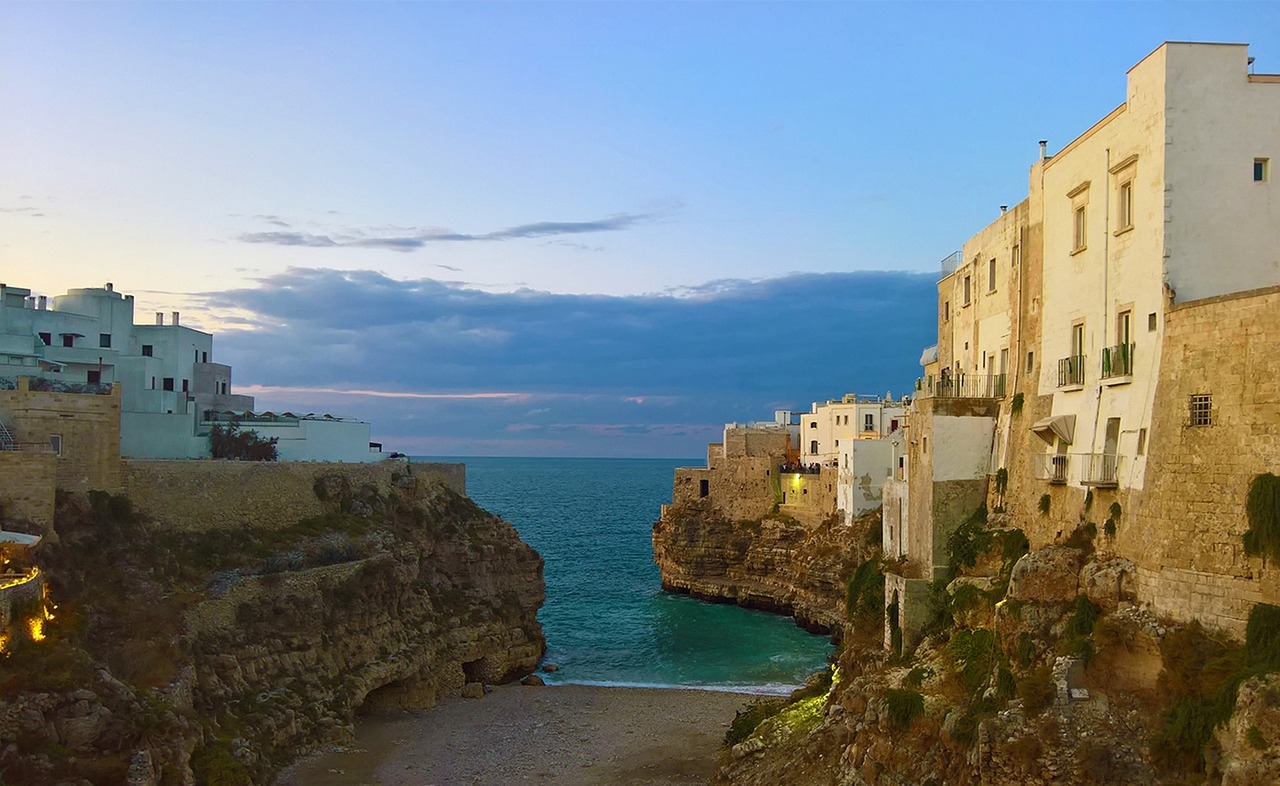 Dormire in un Trullo: 5 masserie da sogno nella Valle d’Itria per un weekend che ti cambia dentro - Tour Valle d'Itria in Vespa