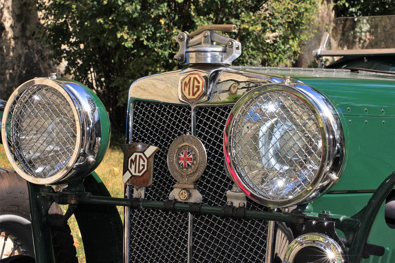 Antique Car - free online jigsaw puzzle photo