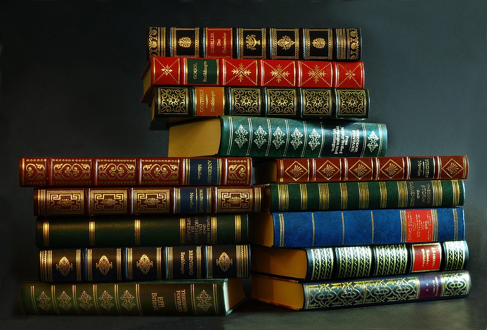 Куда деть старые ненужные книги из домашней библиотеки сдать за деньги или отдать бесплатно Куда деть старые ненужные книги из домашней библиотеки сдать за деньги или отдать бесплатно