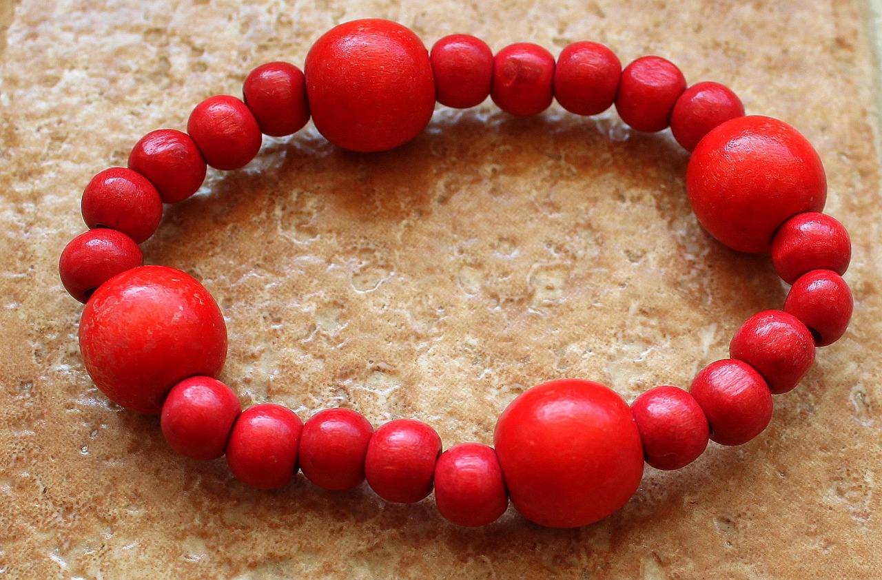 Lot De 300 Perles En Bois Teinté Rouge Framboise - Diamètre 7 Mm - Fabrication France