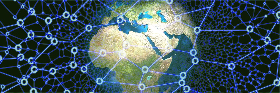 Semprotan Energi Kehidupan Yang Menggiurkan Dalam Fenomena Online Sosial Media