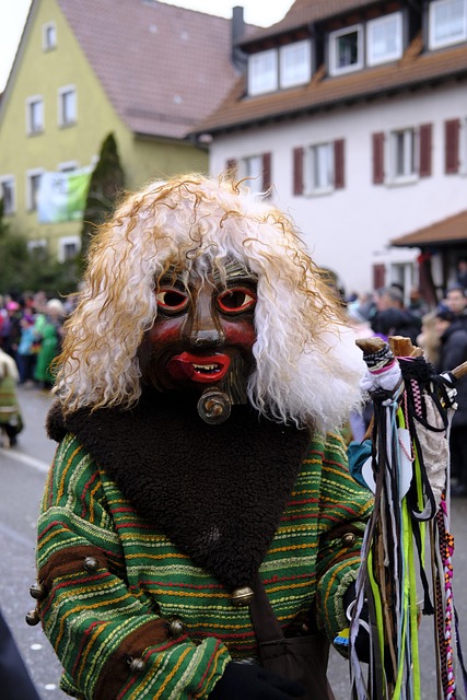 Free Mask Wooden Mask photo and picture