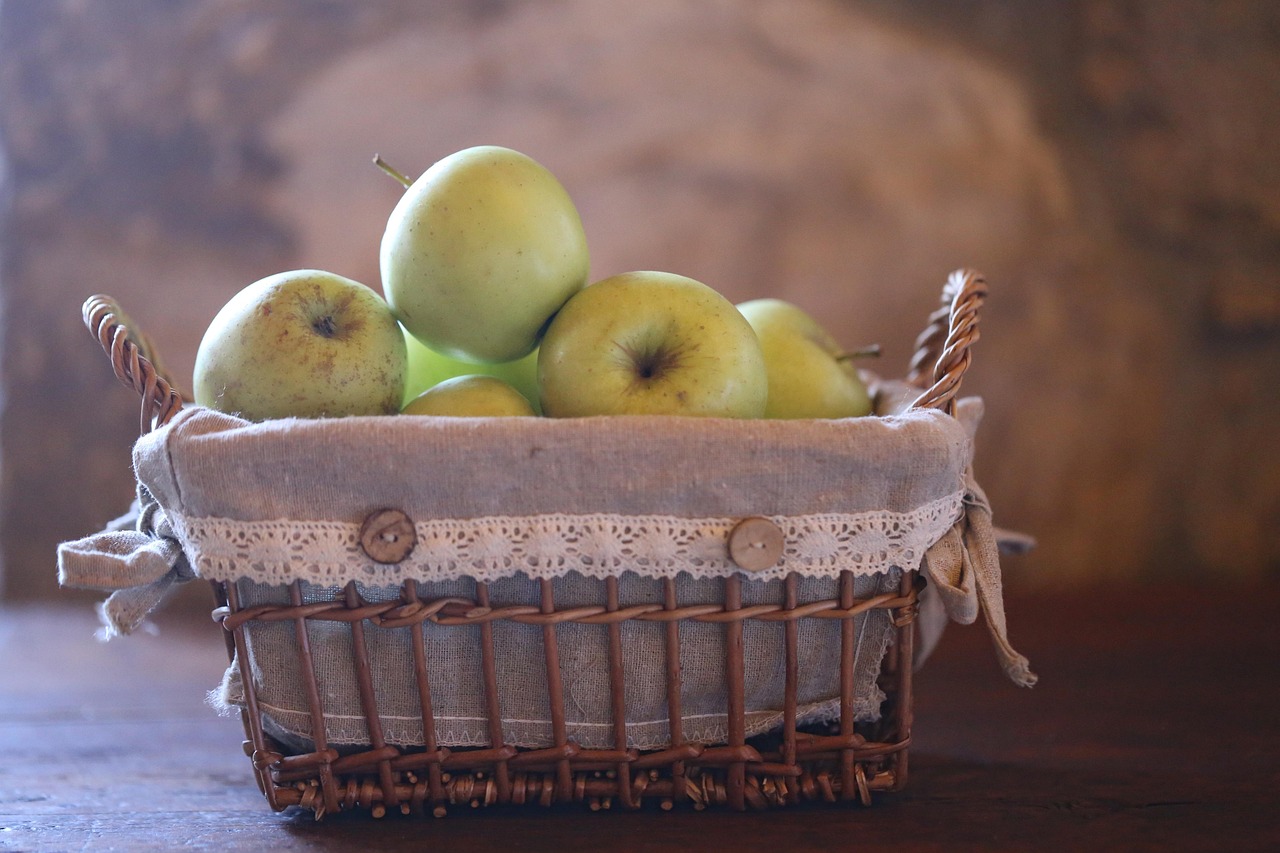 Apple - free online jigsaw puzzle photo