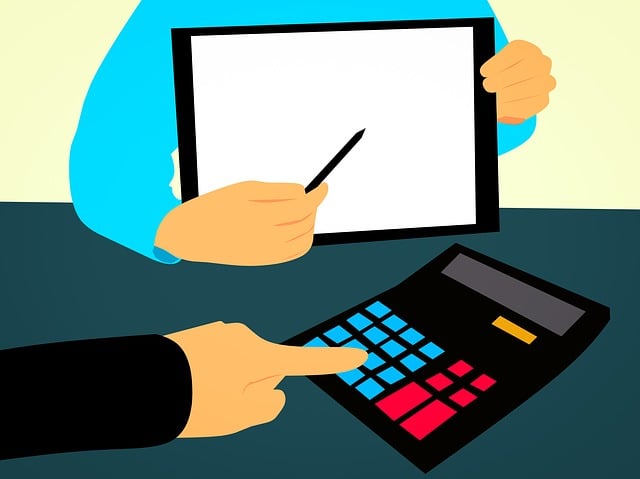 Free audit financial advisor table illustration