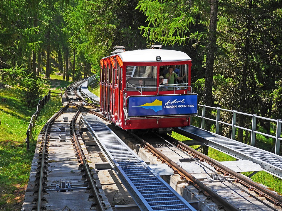 Red Funicular Train Funicular Railway Evade Encounter - Free photo on Pixabay
