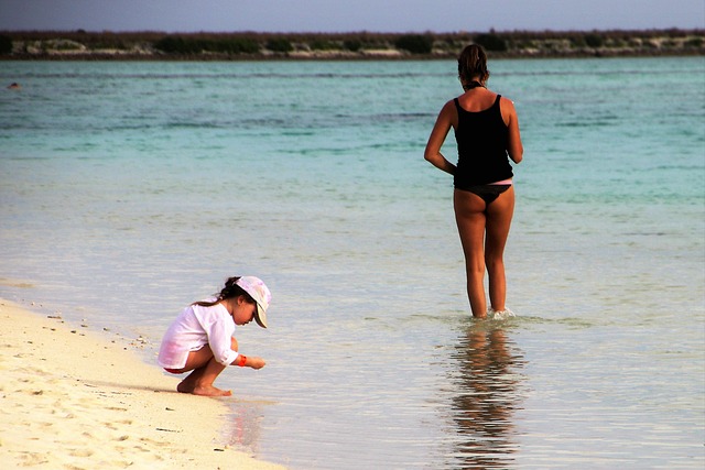 30 000 Free Mom In Beach Mom Images Pixabay