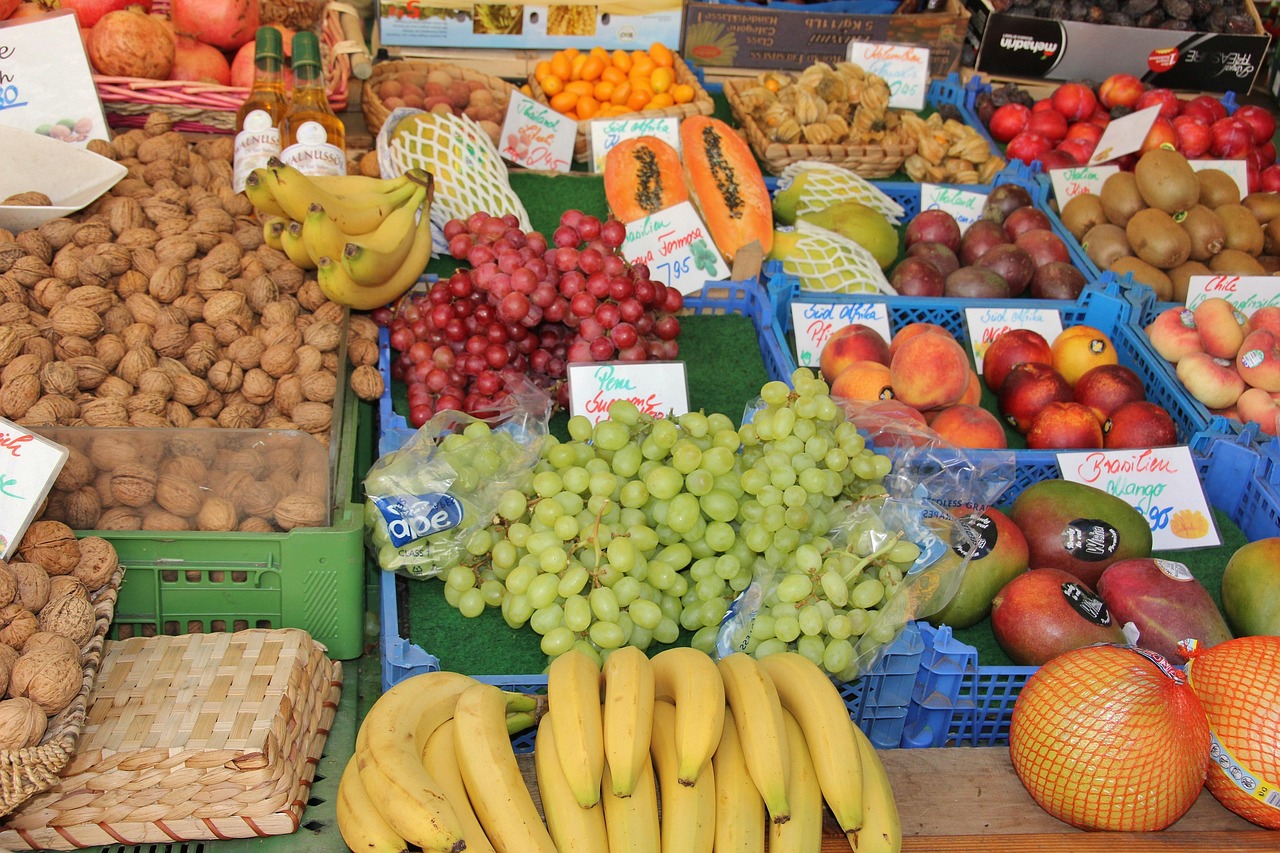 怎么卖水果才能卖出去 market-3239194_1280.jpg