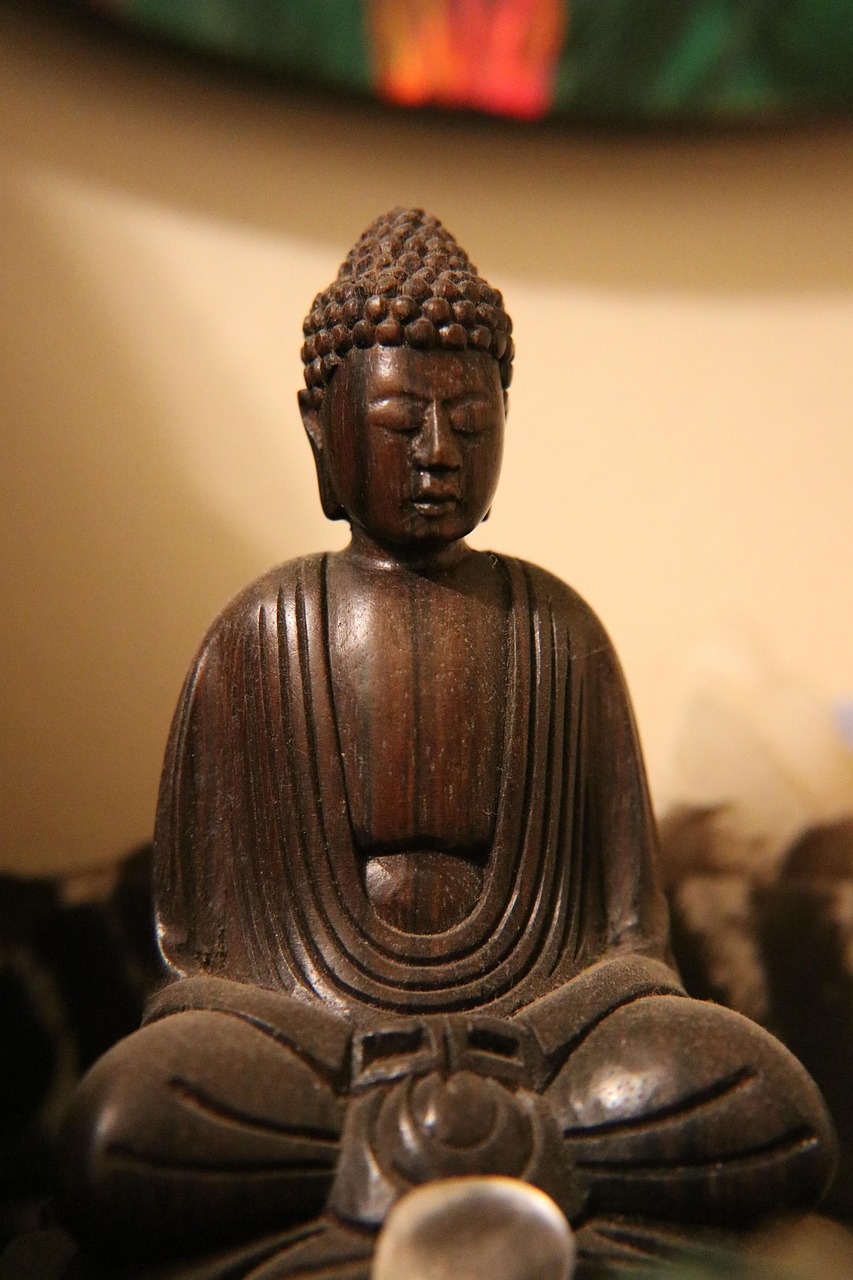 Statuette Bouddha Serpent En Bois Massif - Décoration Feng Shui - 12x6.5x7cm