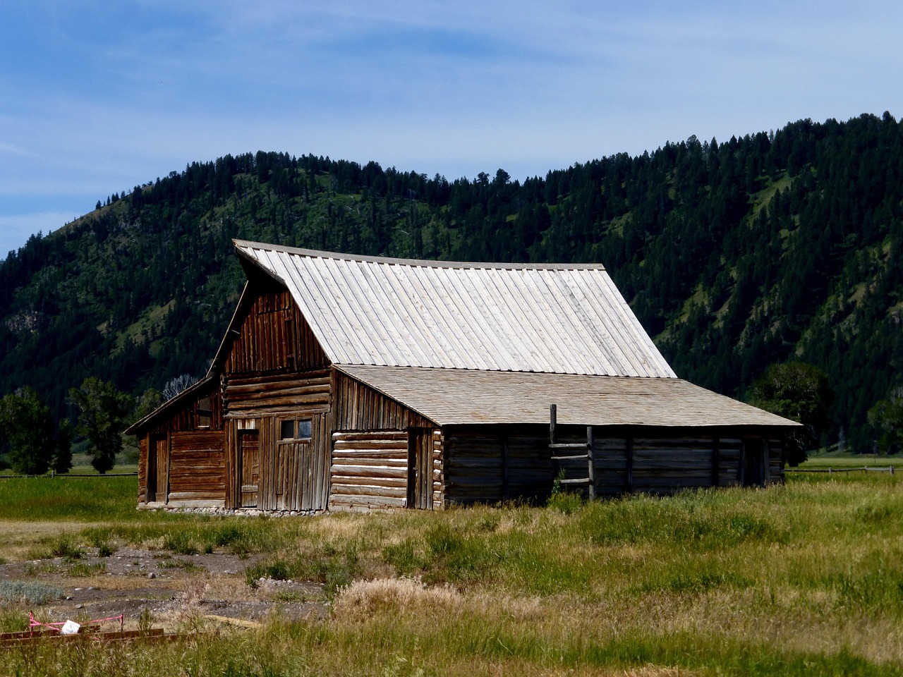 Building - free online jigsaw puzzle photo