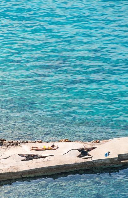 Free Read Sea photo and picture